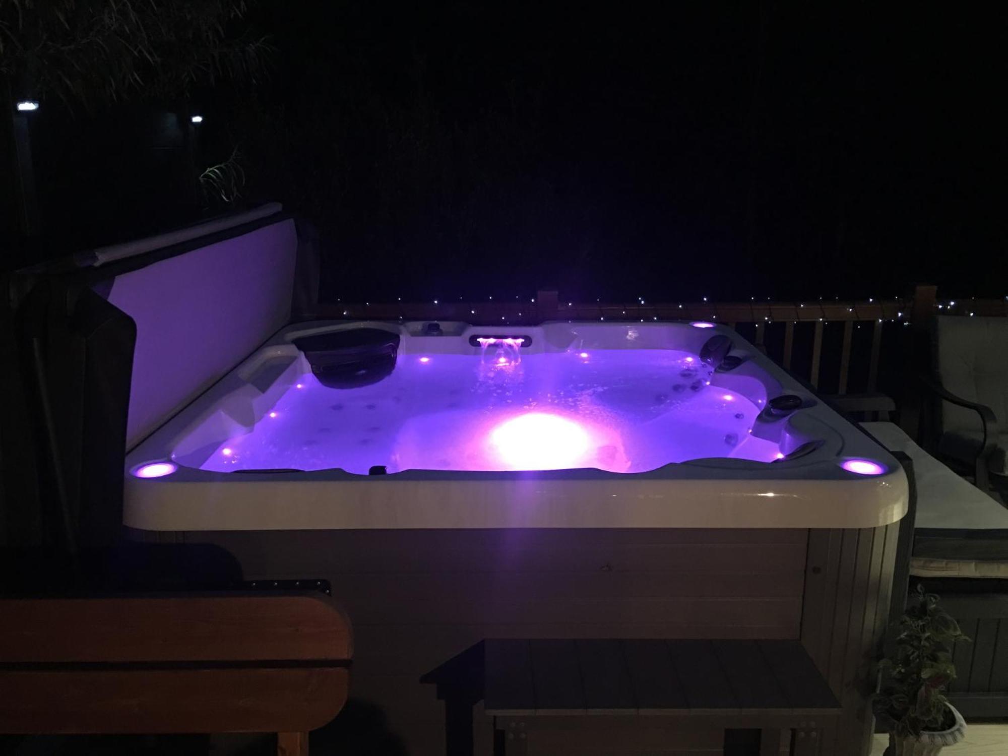 Holiday home Logi-bear With Hot Tub