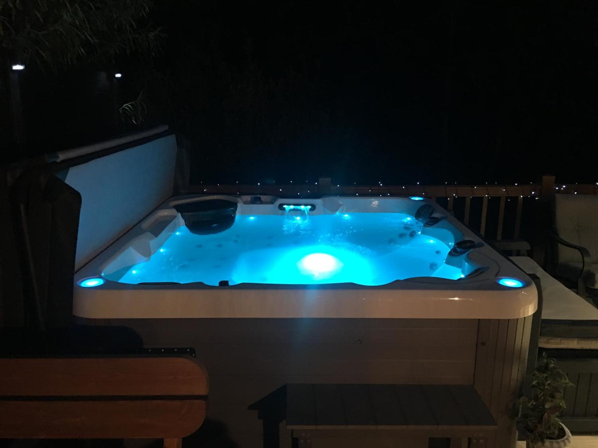 Holiday home Logi-bear With Hot Tub *