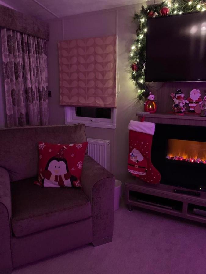 Logi-bear With Hot Tub Holiday home Felton (Northumberland)